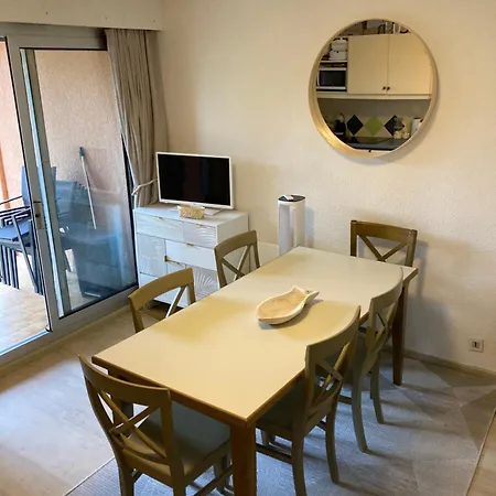 Lägenhet Cosy Deux Pieces Cote Pinede